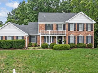 16410 Woodlodge Ct, Chesterfield, MO 63005