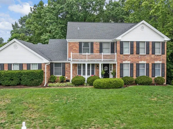 16410 Woodlodge Ct, Chesterfield, MO 63005