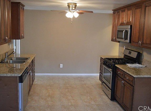 4th image of 32645 Avenue D