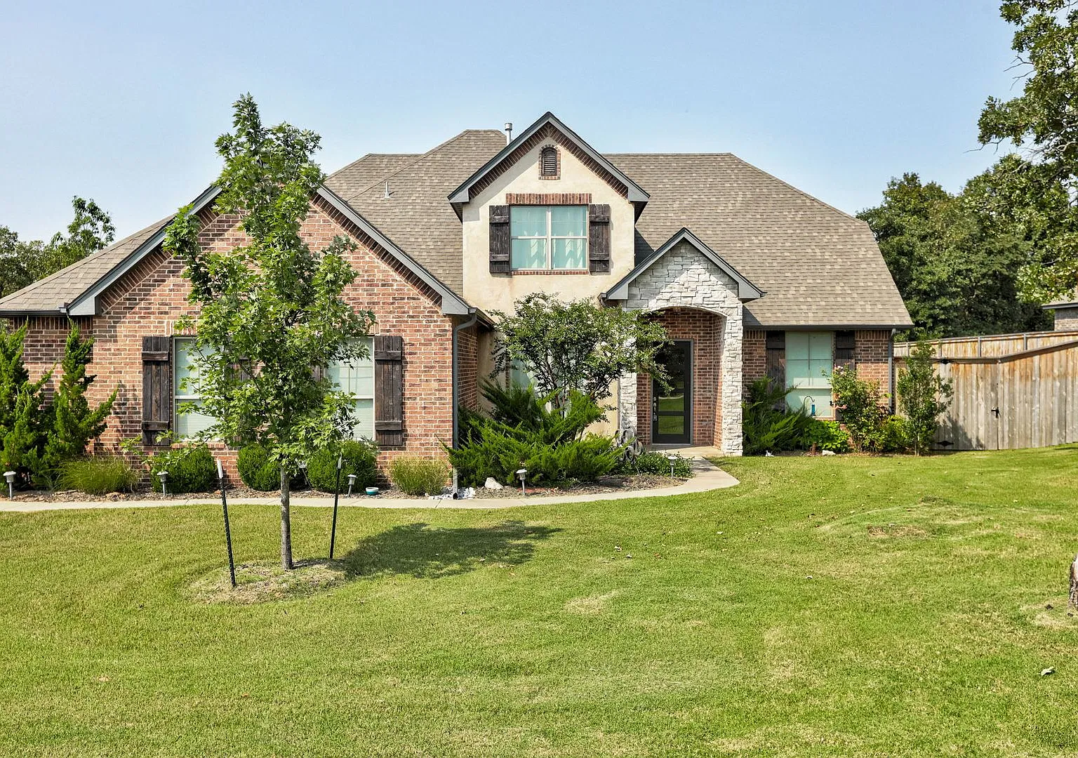 Spacious Country Retreat in Choctaw Modern Comfort on Expansive Acreage! — Photo 1
