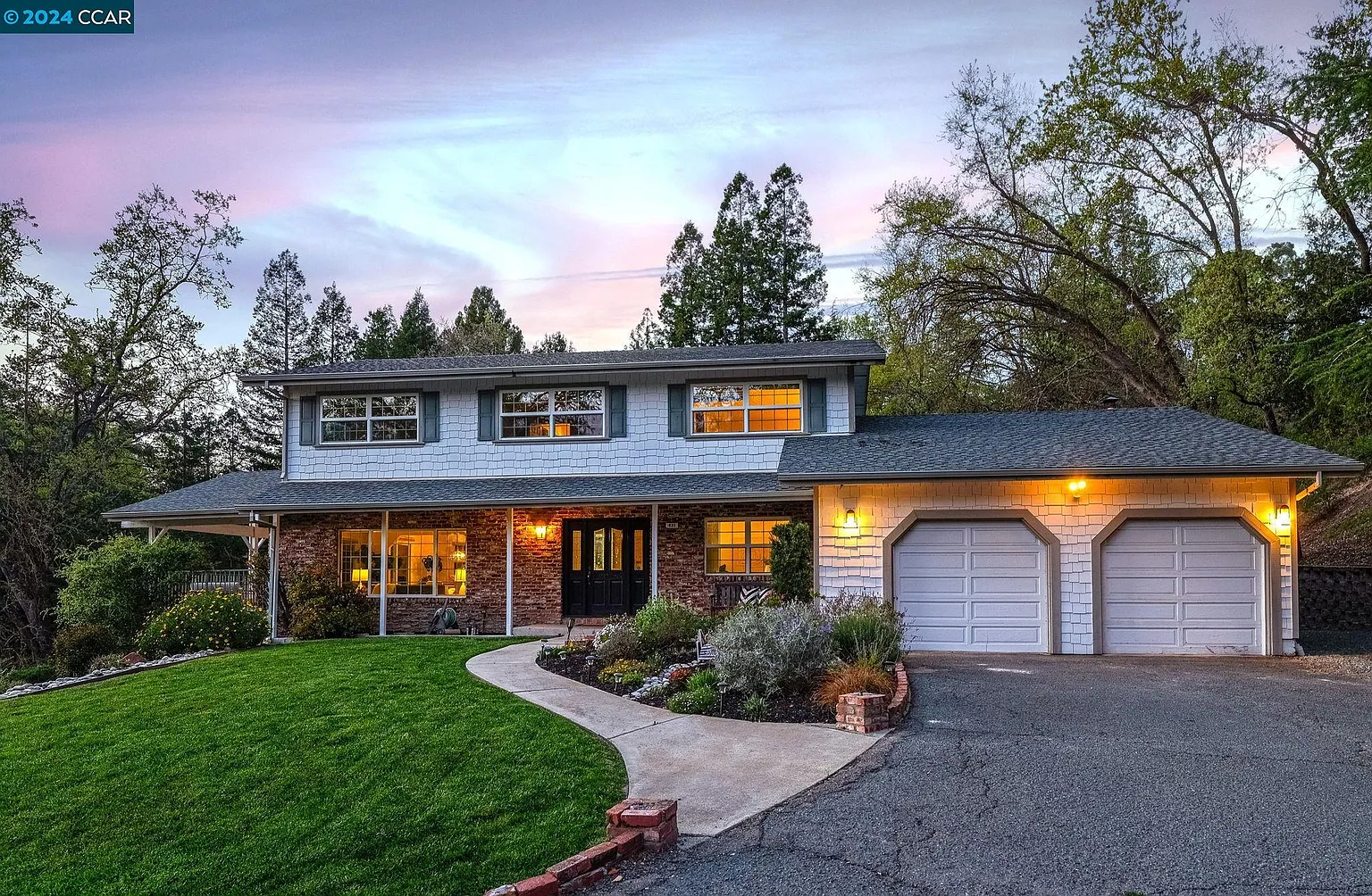 631 Logan Ln photo 1