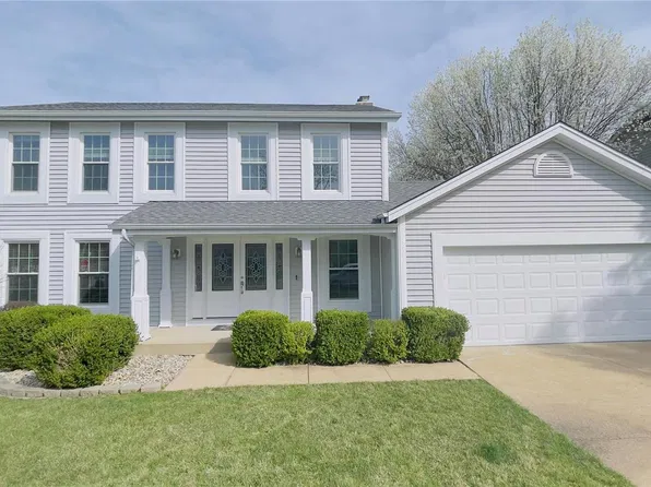 2502 Forest Leaf Pkwy, Ballwin, MO 63011