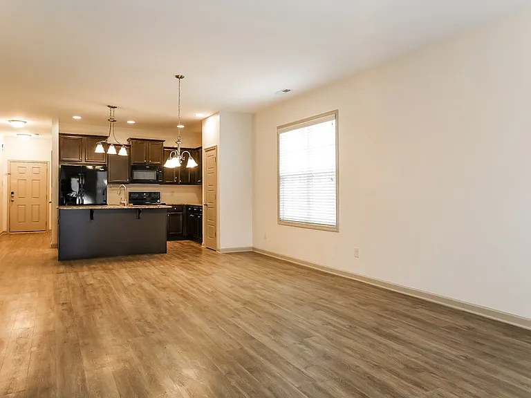 59 Golden Gate Pkwy — Photo 6