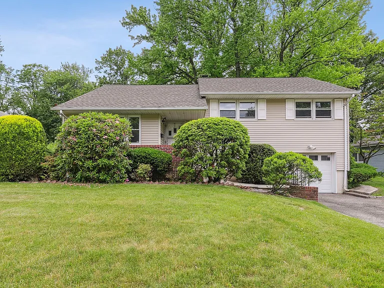 11 N Derby Rd — Photo 20