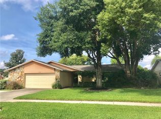 1755 Shady Leaf Dr, Valrico, FL 33596