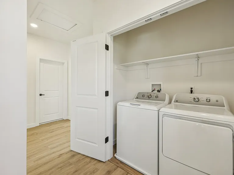4 Kelly Ct W — Photo 15