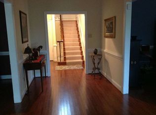 8929 Rogues Rd, Warrenton, VA 20187