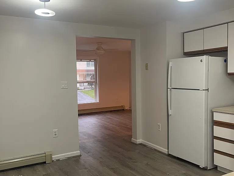 95 Downey Dr — Photo 9