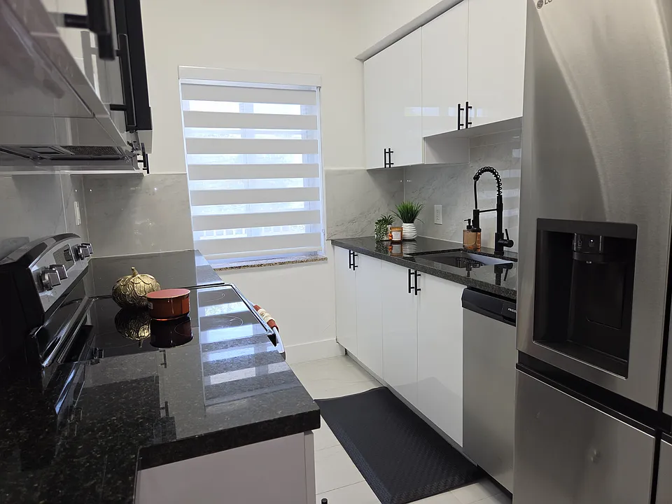 2131 Calais Dr #7