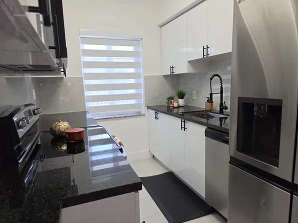 2131 Calais Dr APT 7, Miami Beach, FL 33141