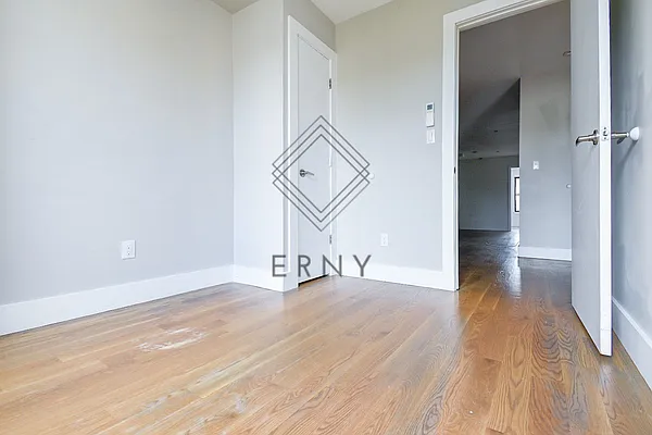 Rented by ERNY LLC | media 7