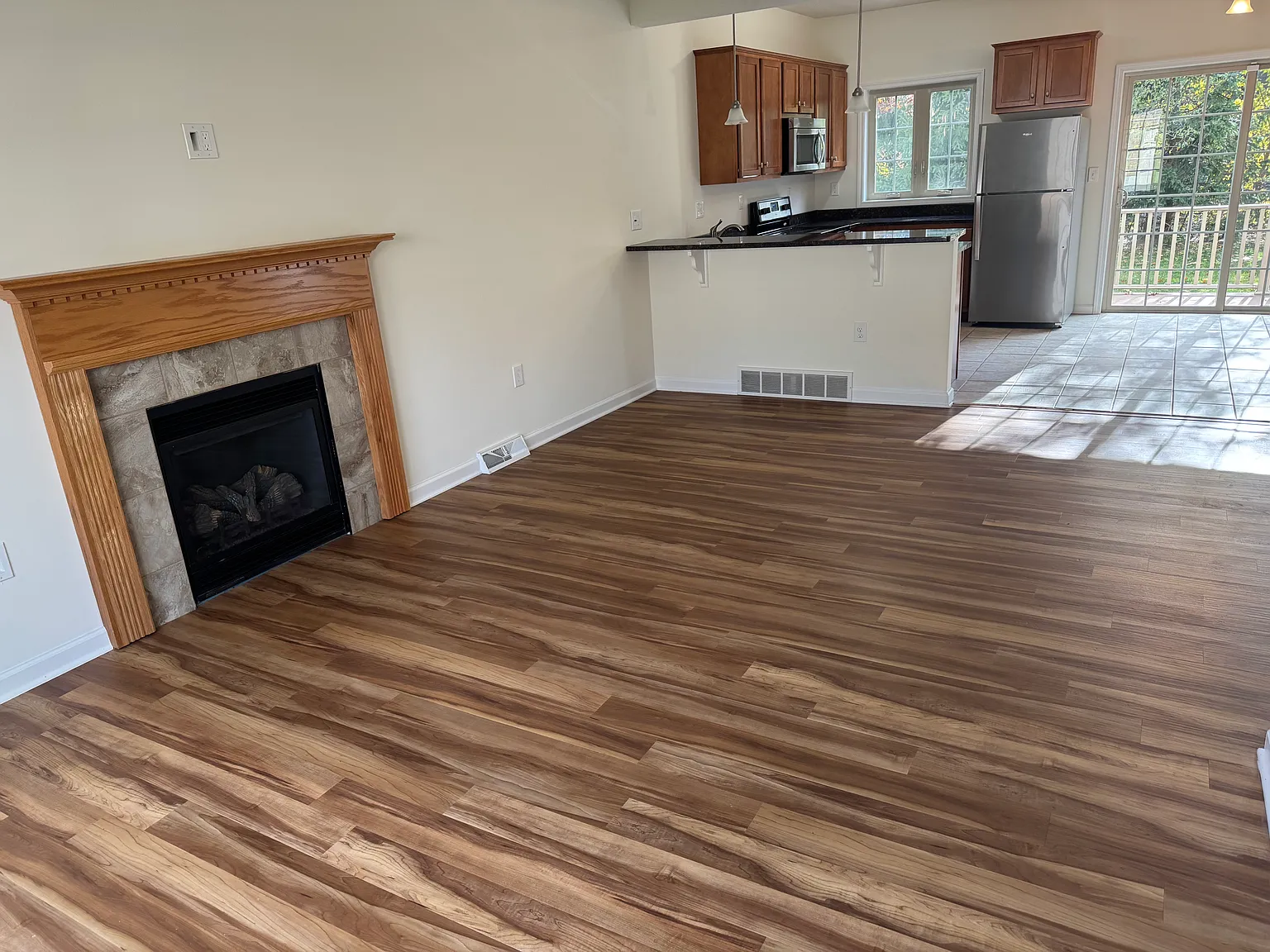 3 bed, 2.5 bath, 1950 sqft, $2,800 — Photo 4