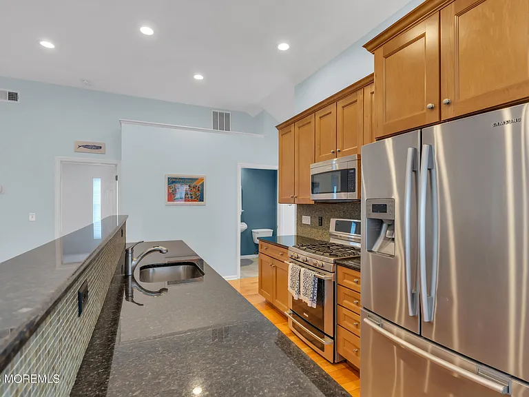 412 Broadway — Photo 18