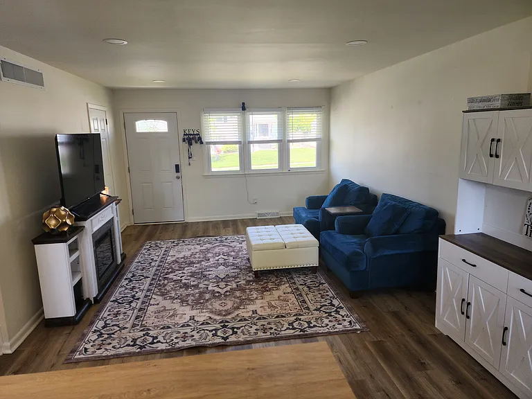 1318 Kenwood Rd — Photo 14