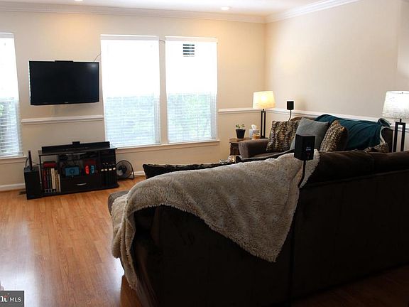 5th image of 9038 Falcon Glen Ct
