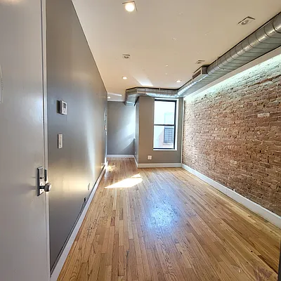 Rented by The Brokerage Group LLC | media 8