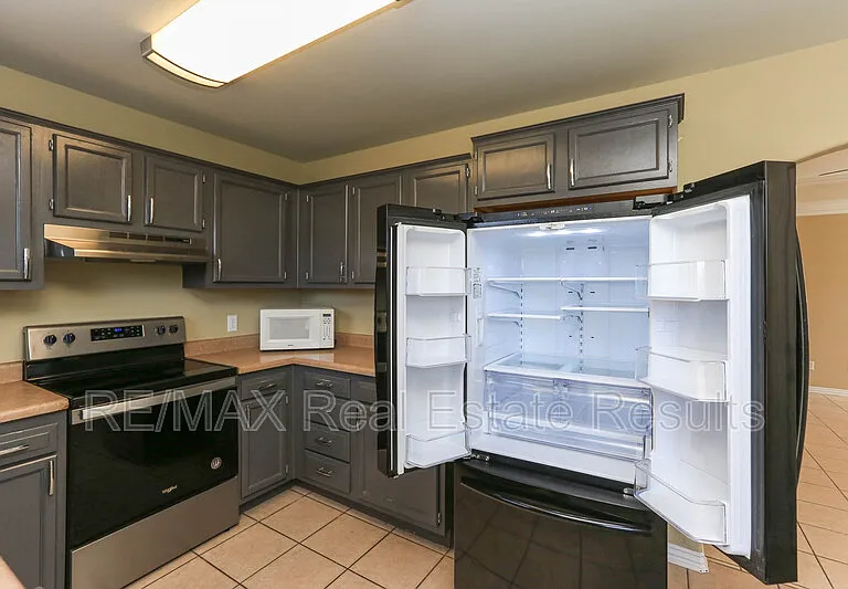 3703 SW Carriageway Ave — Photo 10