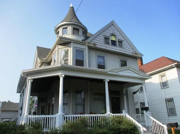 707 E Empire St, Bloomington, IL 61701