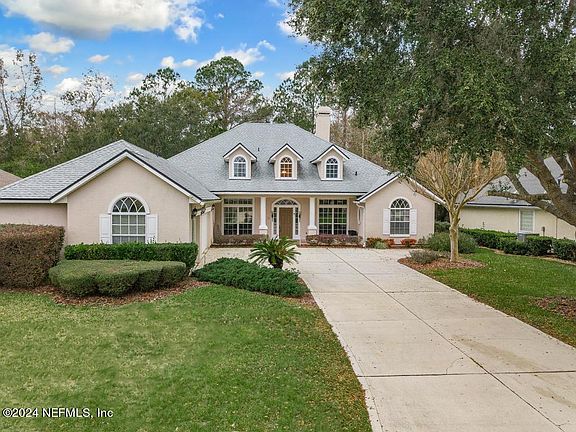 2nd image of 2310 W CLOVELLY Lane