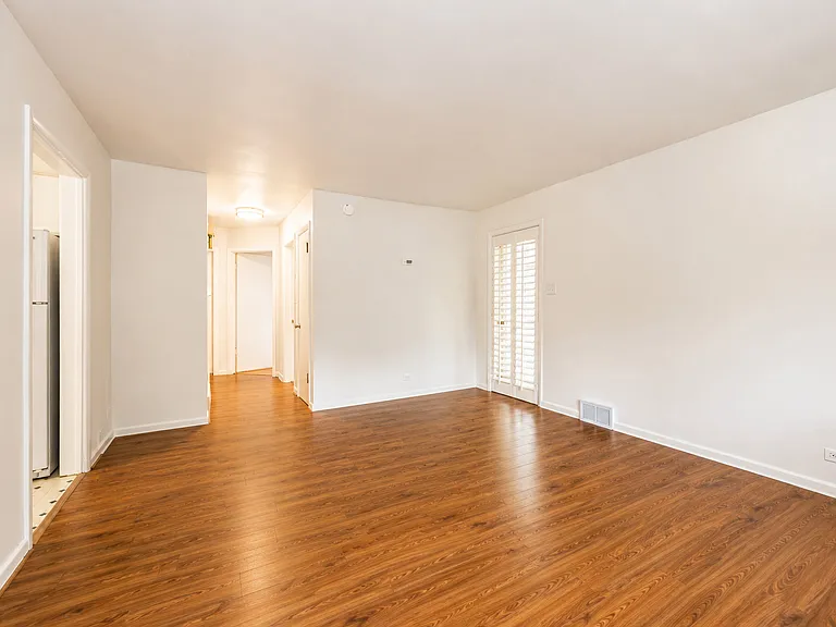 408 S Albert St — Photo 15
