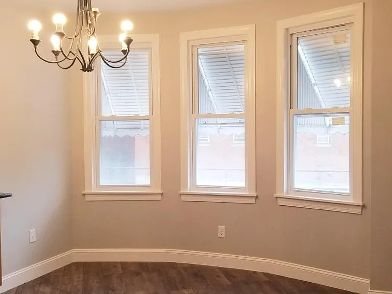 5147 Catharine St #3 — Photo 4