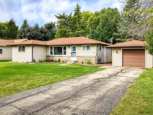 512 Chain Dr, Appleton, WI 54915