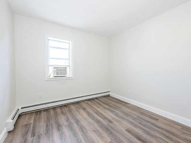116 Lexington Ave — Photo 18
