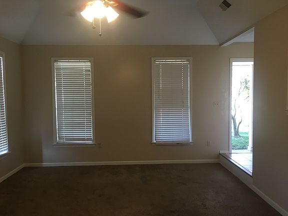 3rd image of 2680 Lakeside Dr