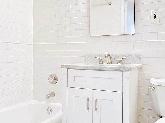 5th image of 300 Mercer St APT 27A