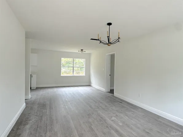6617 Hampton Rd, Pensacola, FL 32505