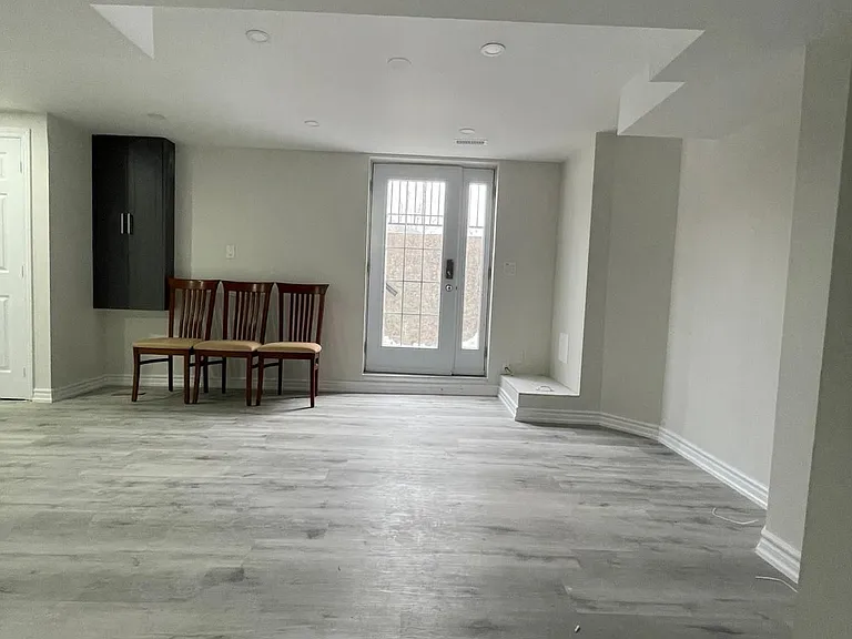 67 Eldridge Pl #BASEMENT — Photo 3