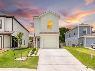 12 Trinity Cir, Lockhart, TX 78644