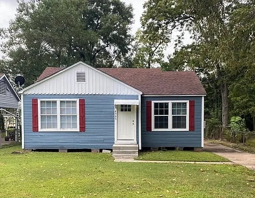 4565 Detroit Ave Photo 1