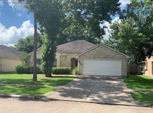2205 Aberdeen Dr, League City, TX 77573