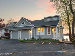 17513 N Fruitport Rd #10, Spring Lake, MI 49456