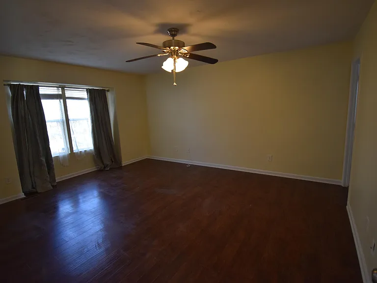 145 Jefferson Dr — Photo 8