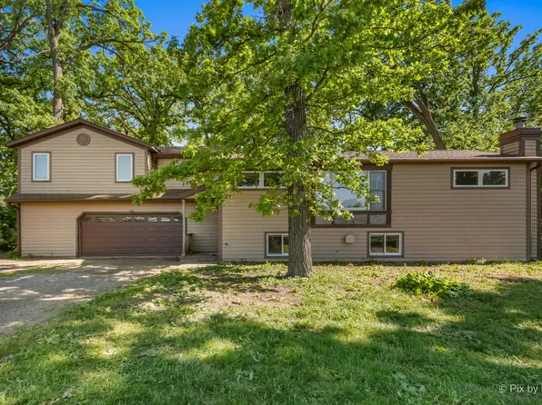 45W447 Lees Rd, Maple Park, IL 60151