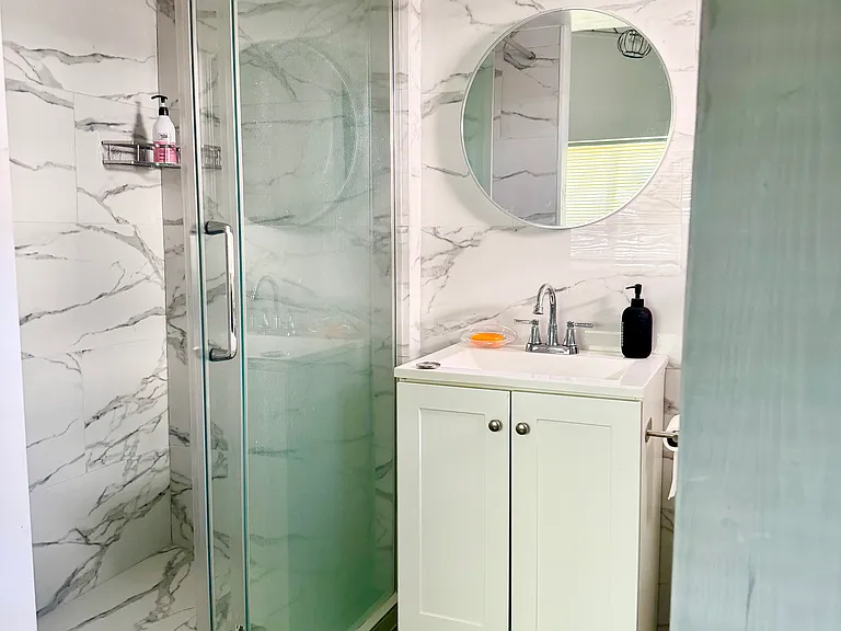 6015 N Alturas Ave #1 — Photo 8