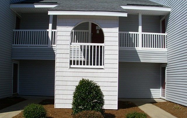1st image of 125 E E Victoria Court W