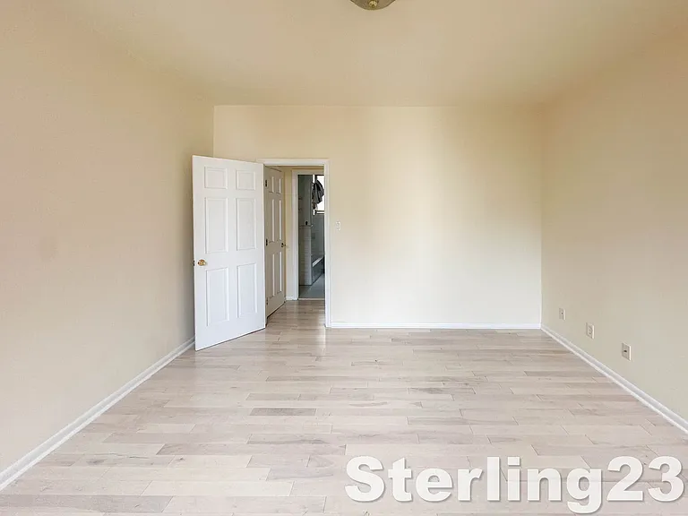 219 Brightwater Ct #D7 — Photo 7