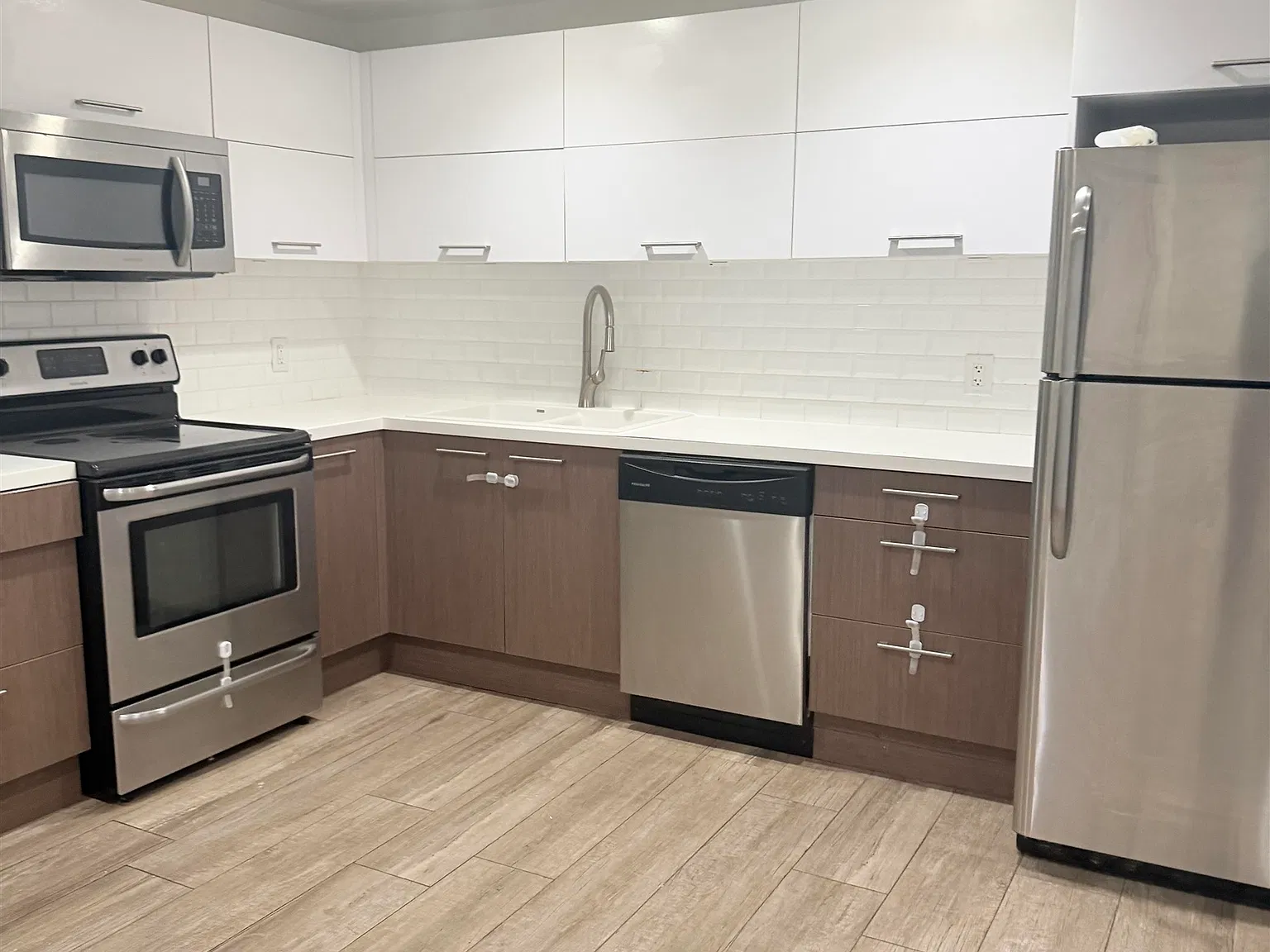 2 bed, 700 sqft, $1,850 — Photo 3