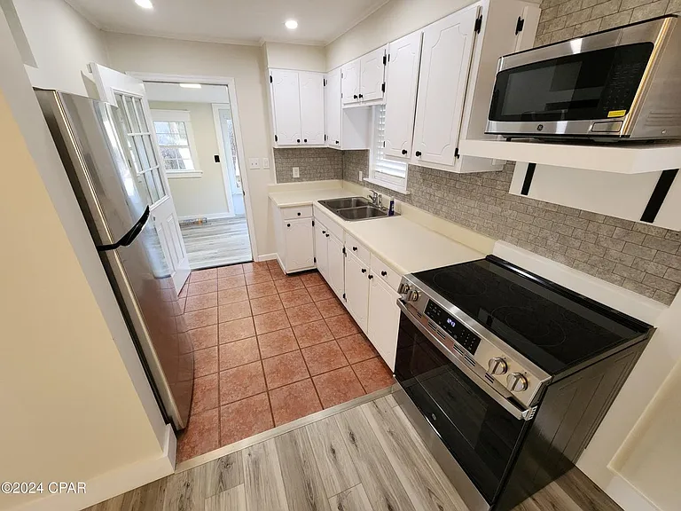 1719 Stephens Ave — Photo 16