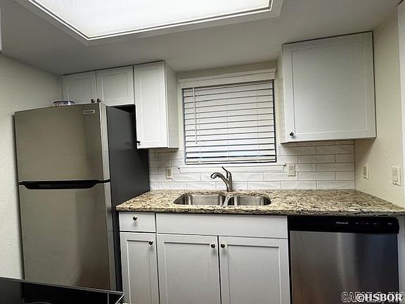3rd image of 1137 Twin Points Rd APT F