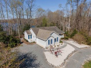 537 Hatches Ave, Callao, VA 22435