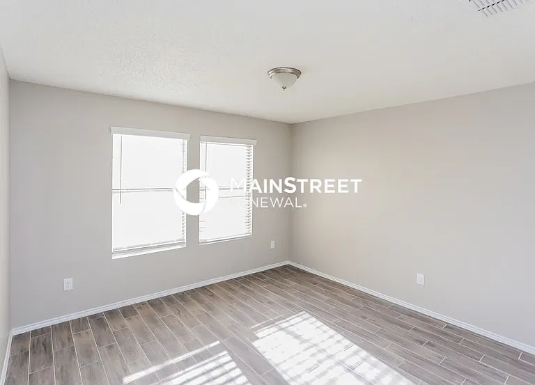 101 Crystalwood Dr — Photo 5
