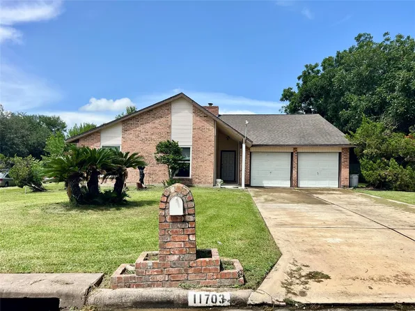 11703 Seawood Dr, Houston, TX 77089