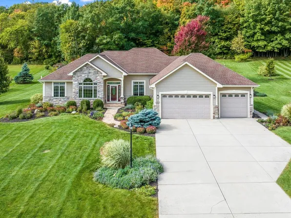 371 Preserve WAY, Colgate, WI 53017