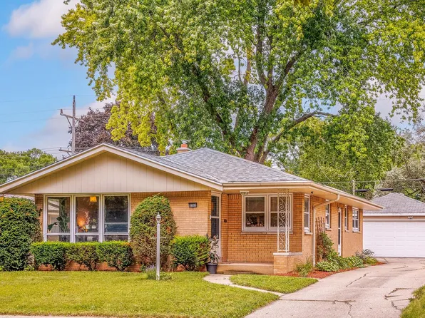 8840 West Palmetto AVENUE, Milwaukee, WI 53225