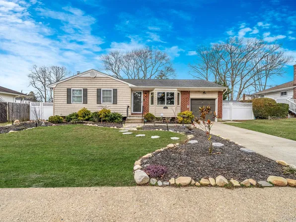 14 Burlington Avenue #2015, Deer Park, NY 11729