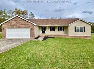 210 Patricia St, Poca, WV 25159